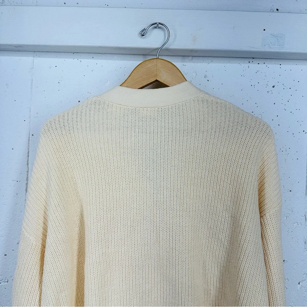 Levi’s Women’s size Large Cream Cyrus Button Down Cardigan Sweater